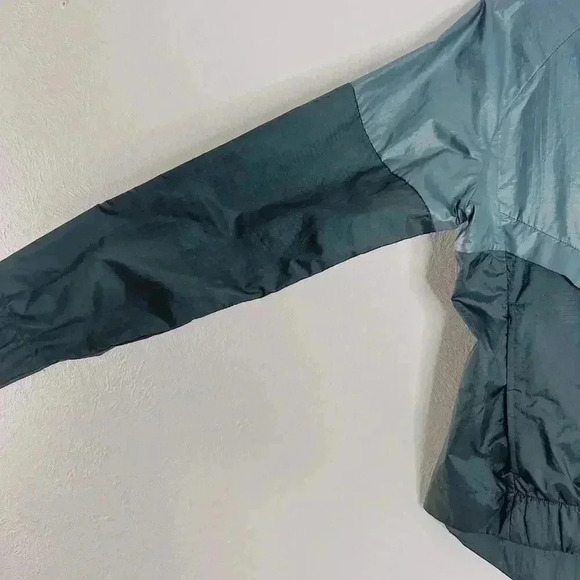 Nike Grey Women's Windbreaker Running Jacket Athletic Athleisure Workout Size M - Picture 3 of 7